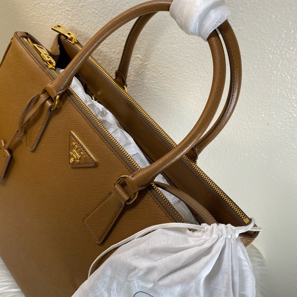 New Prada Galleria Saffiano Leather LARGE Bag NEW! - Picture 11 of 14